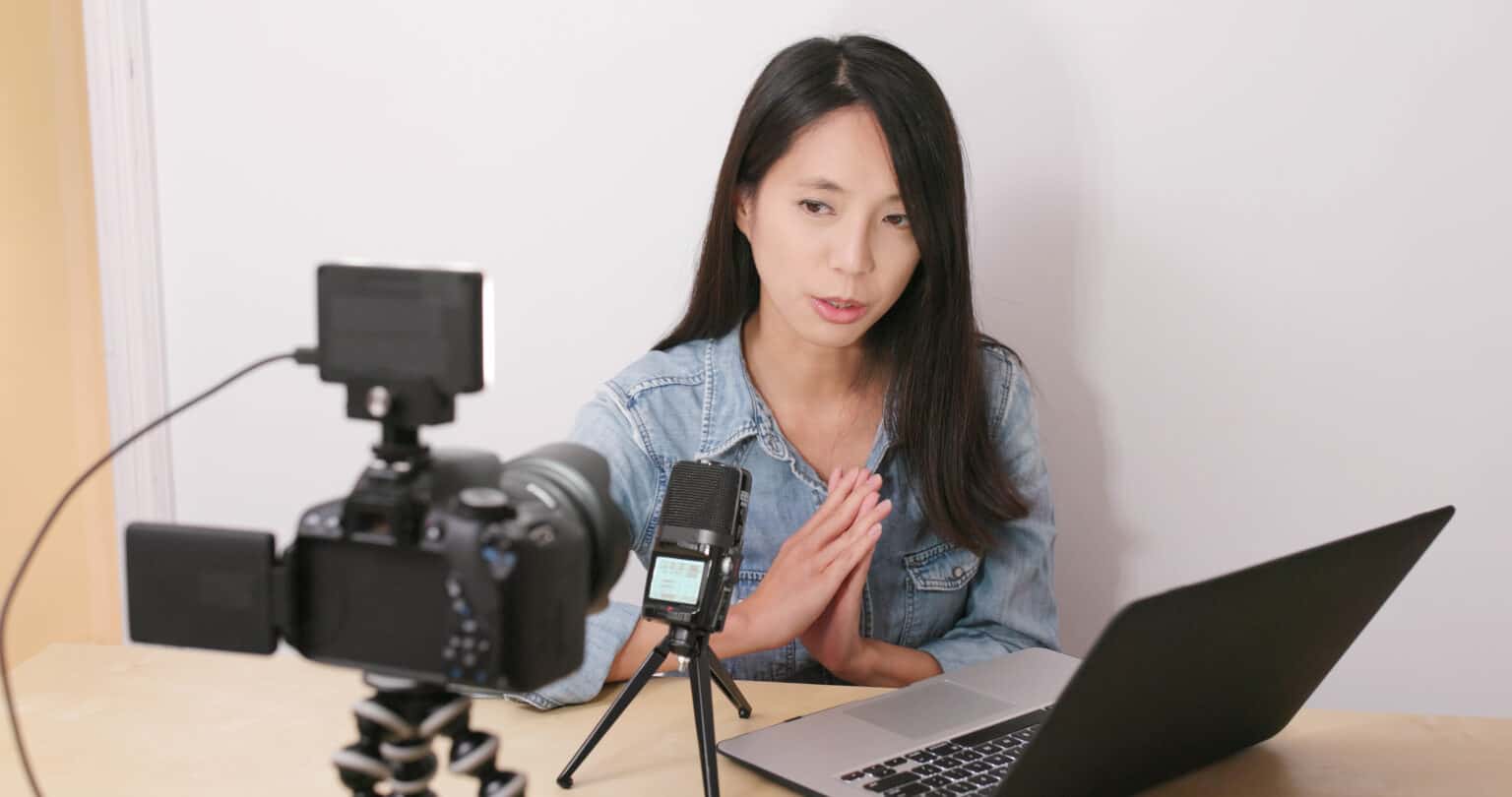 The 10 Best Vlogging Cameras With Flip Screens Capture Guide